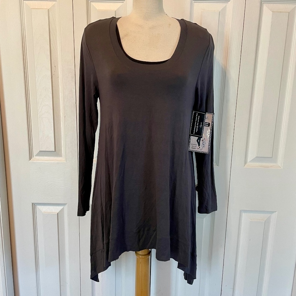 NWT Lysse long sleeve draped top size large